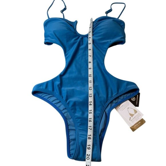 VIX Swim One Piece Bathing Suit Size Medium NWT $192 Blue Cut Out - Picture 7 of 11